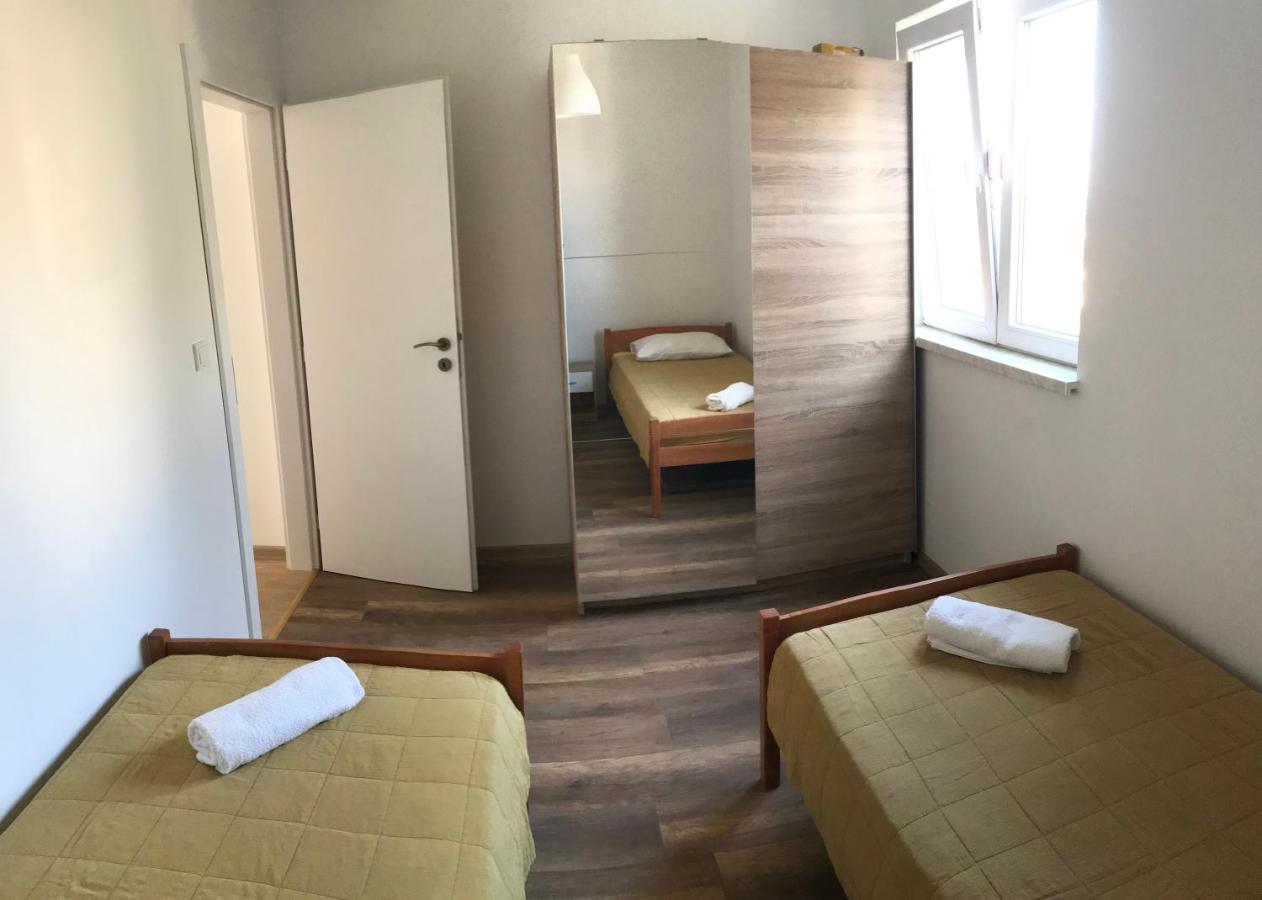 Apartments Jelka Banjol Exterior foto