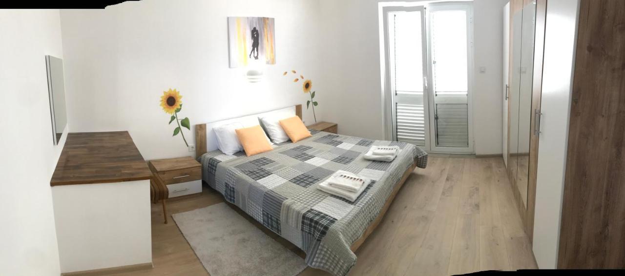 Apartments Jelka Banjol Exterior foto