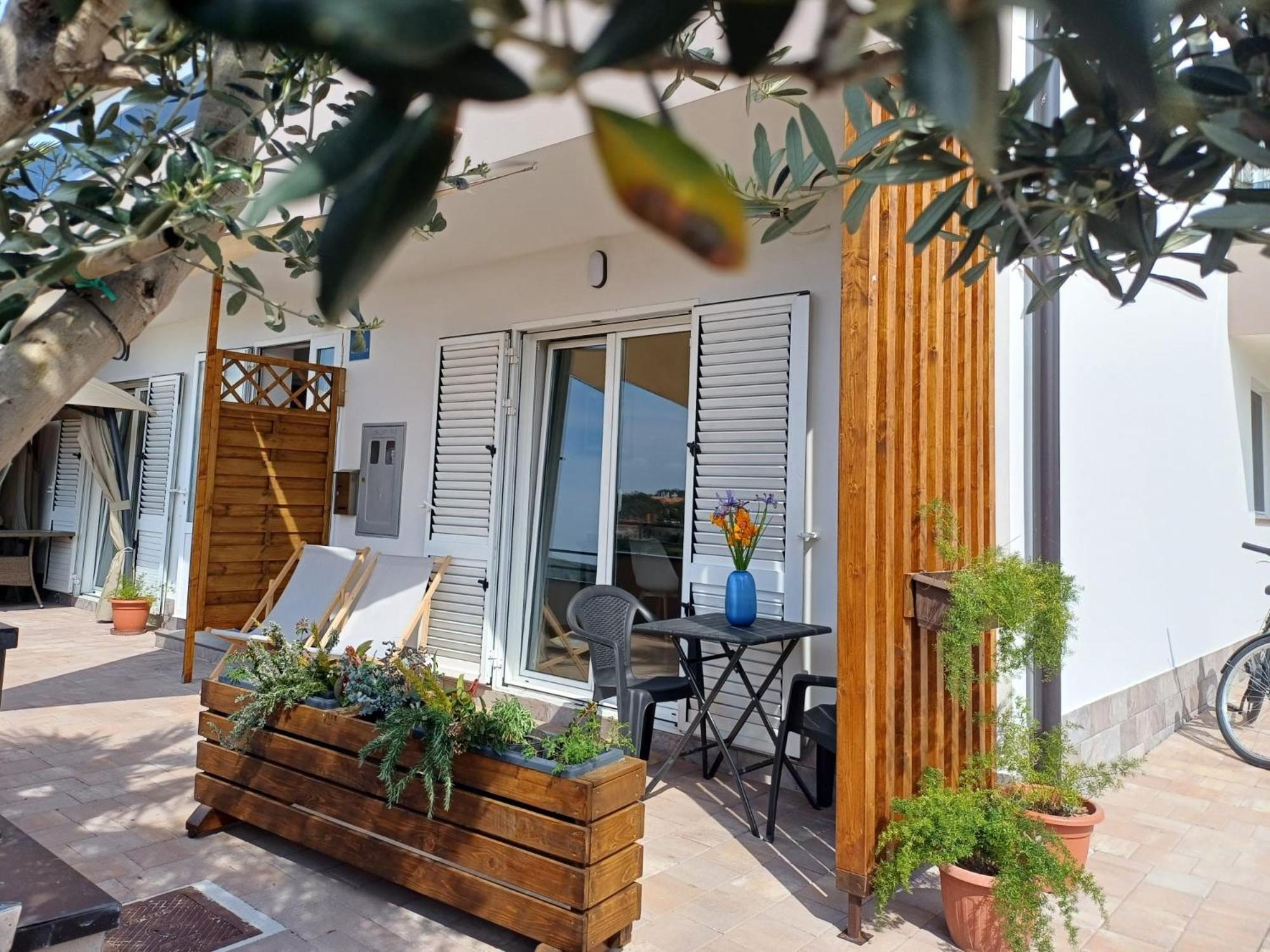 Apartments Jelka Banjol Exterior foto